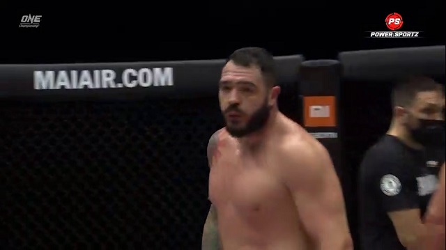 MMA: Italy's Mauro Cerilli finishes Abdulbasir Vagabov in two rounds in heavyweight contest